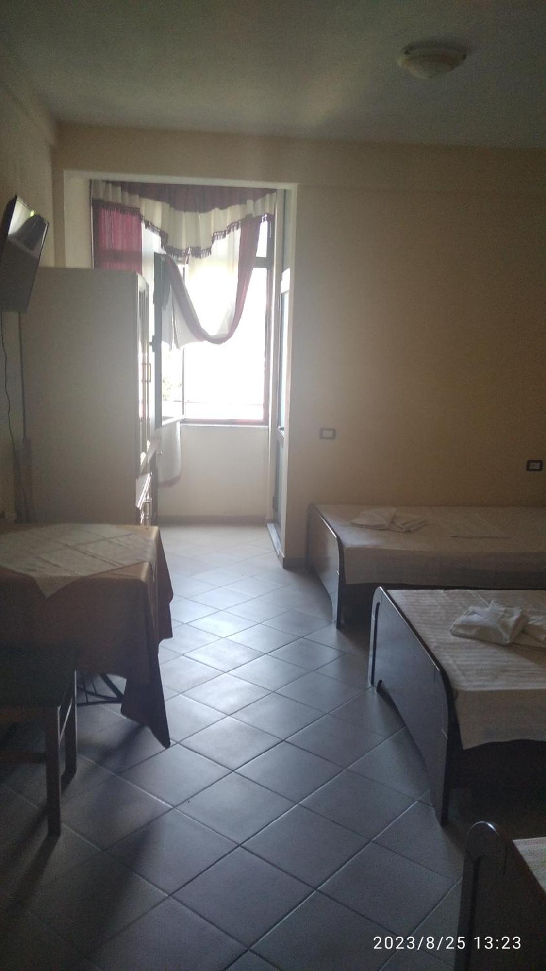 Hotel Saint Marena Pogradec Cameră foto