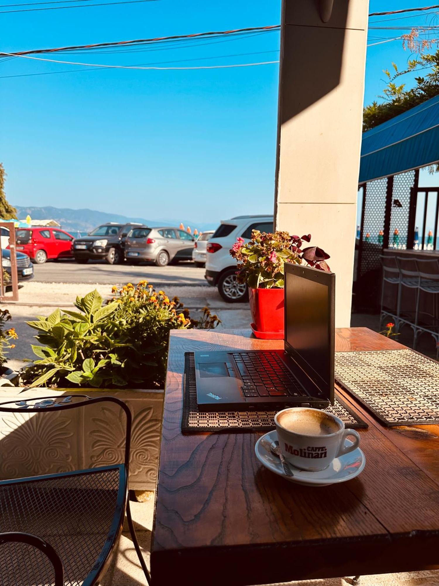 Hotel Saint Marena Pogradec Exterior foto