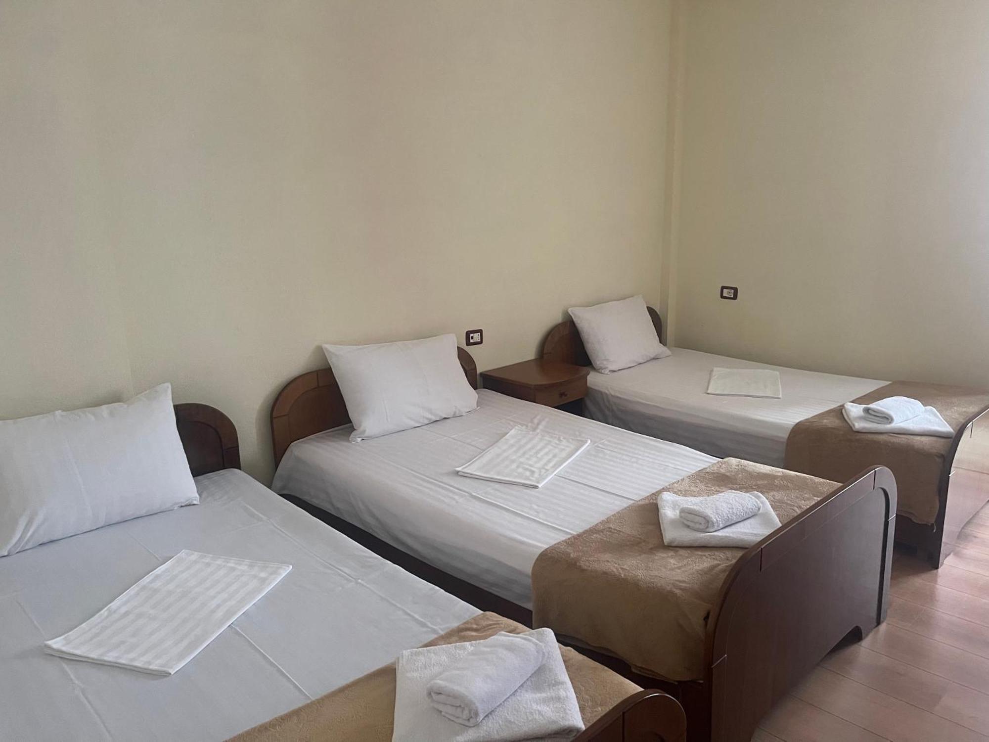 Hotel Saint Marena Pogradec Exterior foto